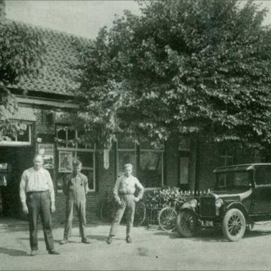 Kenteken: A 4244; Ford, Winsum, Adorp, Torenweg 1926, foto: collectie Gemeente Winsum  A000096.jpg