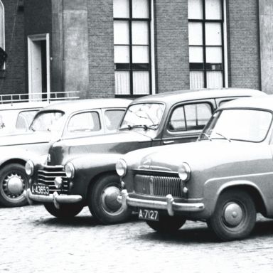 Kenteken: A 48004; Skoda, Groningen, Vismarkt 1951, foto: uitsnede 2248-2510.jpg; Fotograaf: Fotobedrijf Piet Boonstra