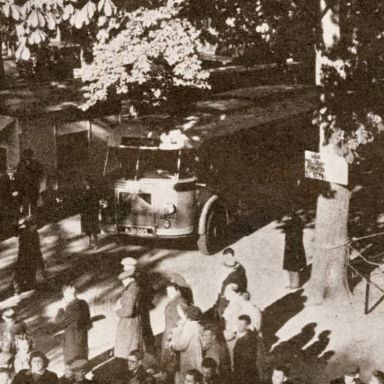 Kenteken: A 38005;  Crossley, foto uit "Op reis met de GADO", 1952 (1769-316)