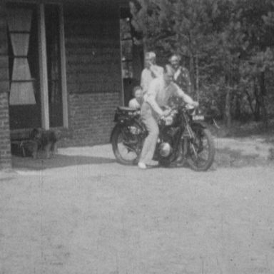 Kenteken: A 19444; foto: Still uit GAVA-film AV7158