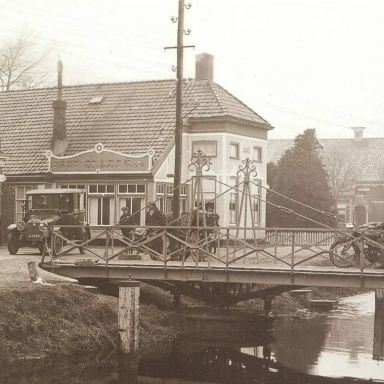 Kenteken: A 1490; Itala,  Café de Leeuw, Borgercompagnie foto: F. Wijbenga