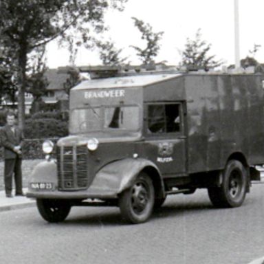 Kenteken: A 35113; Austin K2 met nieuw kenteken NA-81-23, foto: M. Husing