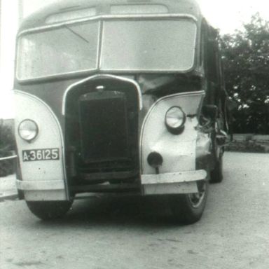Kenteken: A 36125; Bedford, foto: archief W. Mollema