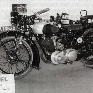 Kenteken: A 13630; Ariël, foto: Clubmededelingen nr. 460, juli 2002, Veteraan Motoren Club