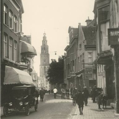 Kenteken: A 1828; Groningen, Zwanestraat, ca. 1924 (1785-2581); Fotograaf: L. Houttuin