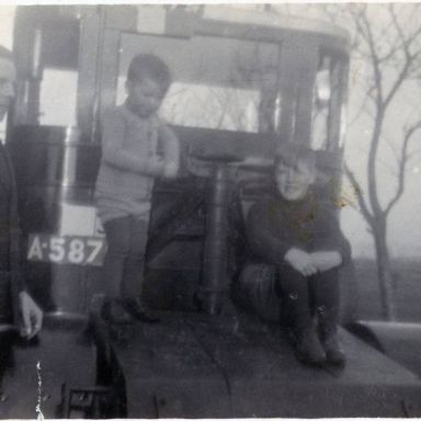 Kenteken: A 5879; Buschauffeur Gerrit Horst bij de Chenard & Walcker ca. 1928, foto: J. Horst