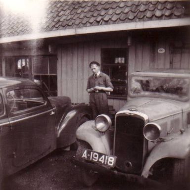 Kenteken: A 19418; Hillman Minx, foto: <a href='https://www.facebook.com/groups/zuidhorninbeeld/' target='_blank'>facebookpagina Zuidhorn in Beeld</a>