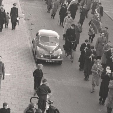 Kenteken: A 6322; Morris Minor, Groningen, 1951, foto: uitsnede 2248-1653.jpg; Fotograaf: Fotobedrijf Piet Boonstra