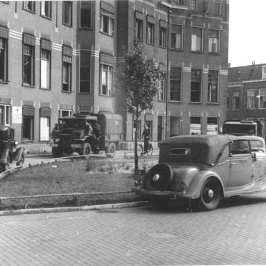 Kenteken: A 21720; Groningen, H.W. Mesdagplein, 1945 (1785-24929)
