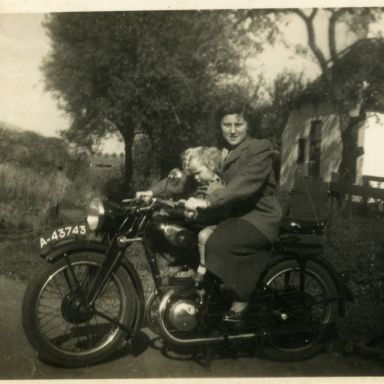 Kenteken: A 43743; zomer 1949, foto: P. Wildeboer-Oomkes