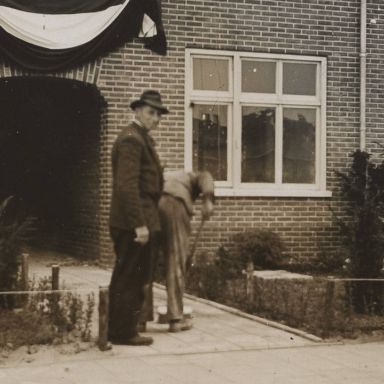 Kenteken: A 37108; Gorecthtkade oostzijde, 05-06-1949, foto: uitsnede 2138-7827.jpg