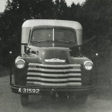 Kenteken: A 31592; Chevrolet vrachtwagen, foto: collectie Veenkoloniaal Museum (vm 3.0 ve in 159)