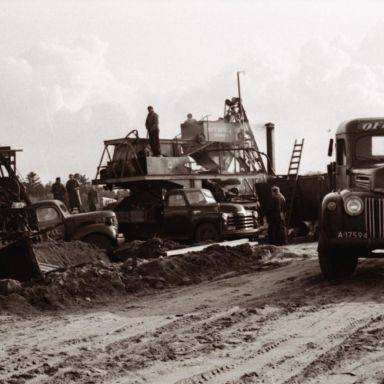 Kenteken: A 17594; Ford, begin jaren '50, foto: archief Grontmij, via H. van Dijk