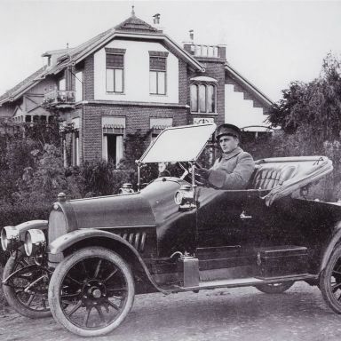 Kenteken: A 1569; Opel aan de AE-weg in Woldendorp, foto: J. de Vries