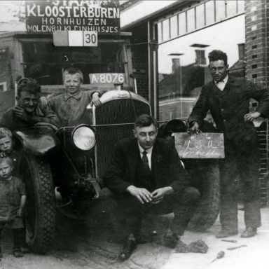 Kenteken: A 8076; Peugeot, foto: archief W. Mollema