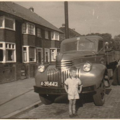Kenteken: A 36443; Chevrolet vrachtwagen, foto: archief PAX