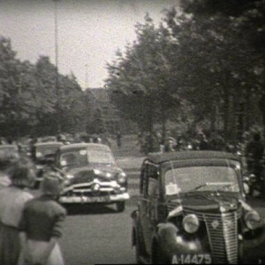 Kenteken: A 14475; Ford, 1946, foto: Still uit GAVA-film AV0669