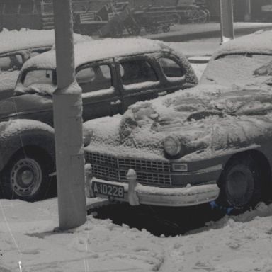 Kenteken: A 25559; Ford Prefect, Groningen, 1950, foto: uitsnede 2248-1494; Fotograaf: Fotobedrijf Piet Boonstra