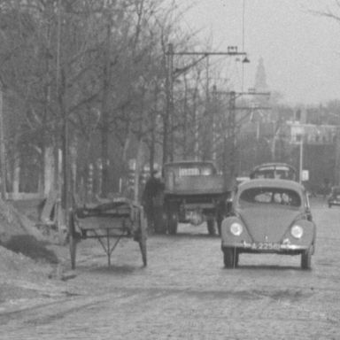 Kenteken: A 22581; Volkswagen, Groningen, Hereweg, 1948, foto: uitsnede 2248-487.jpg; Fotograaf: Fotobedrijf Piet Boonstra
