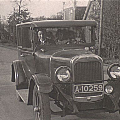 Kenteken: A 10259; Chrysler, Stinswei, Feanwâlden, 1931, foto: Still uit GAVA-film AV14352