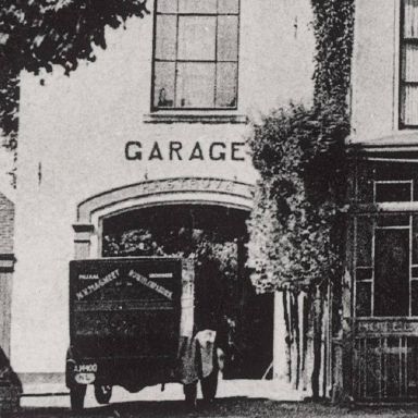 Kenteken: A 14400; Hoogezand-Sappemeer,Sappemeer, Hotel en garage Struvé ca. 1928, foto: uitsnede 1986-23106.jpg