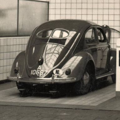 Kenteken: A 10697; Volkswagen, foto: W. J. Nieboer