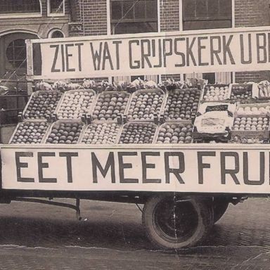 Kenteken: A 26535; Siep Postma met Opel Blitz, foto: B. Helder