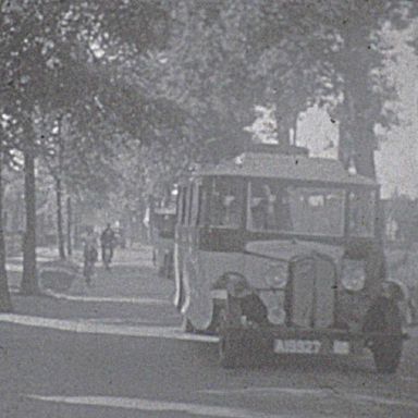 Kenteken: A 19927; Saurer,  foto: Still uit GAVA-film AV14856 ca. 1932