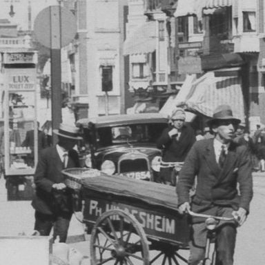 Kenteken: A 17654; Ford, Groningen, Oude Ebbingestraat 1935, foto: uitsnede 1785-0398.jpg