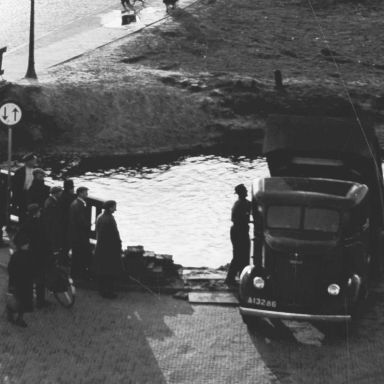 Kenteken: A 13286; Slachthuisbrug over het Gorechtkanaal, 1939, foto: uitsnede 1785-25961.jpg