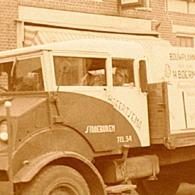 Kenteken: A 24650; Chevrolet ca. 1950, foto: Still uit GAVA-film AV14882