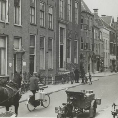 Kenteken: A 22407; Motorcarrier, Groningen, Oude Boteringestraat, foto: H. E. Boonstra