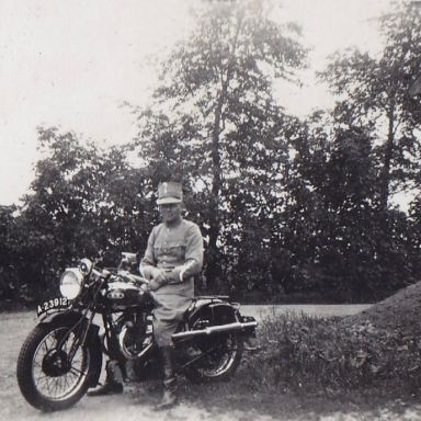 Kenteken: A 23912; BSA, foto: Historische vereniging Bedum