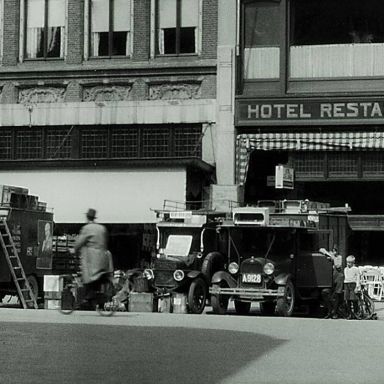 Kenteken: A 7843; Grote Markt Groningen, foto: H. E. Boonstra