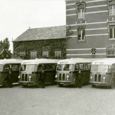 Kenteken: A 38085; Scania Vabis bussen, Winschoten, Bosplein, foto: coll. Chr. L.H. Streuper (AW2021-246)