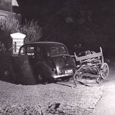 Kenteken: A 3195; Morris Ten van Albert Moorlag voor huis Blijhamsterweg 21, foto: F. Bos
