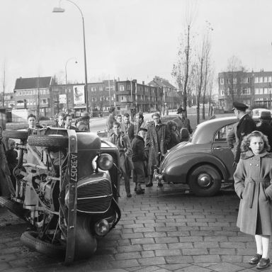 Kenteken: A 39057; Fiat 1100, Groningen, S.S. Rosensteinlaan, 1955 (2248-27525); Fotograaf: Fotobedrijf Piet Boonstra