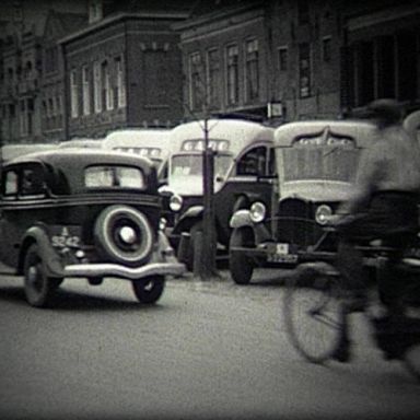 Kenteken: A 9242; Ford, foto: Still uit GAVA-film AV0048
