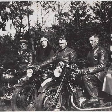 Kenteken: A 15941; v.l.n.r. A-15941, A-17531 en A-17605 foto: A. Hendriks