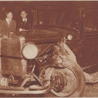 Kenteken: A 21261; Ford, foto: "Het Noorden in Woord en Beeld" 15-09-1933
