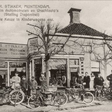 Kenteken: A 4211; W.R. Stikker, Handel in Automobielen en Vrachtauto´s, recalmekaart ca. 1920 (1986-22810)