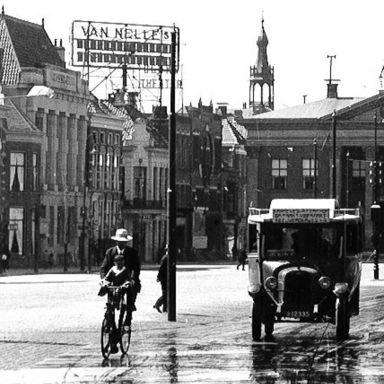 Kenteken: A 12335; Chevrolet, Groningen, Vismarkt ca. 1930, foto: uitsnede 1785-30577.jpg