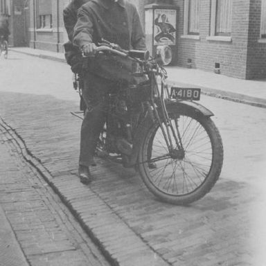 Kenteken: A 4180; Hoendiepskade (?) ca. 1926 foto: Britta Schmidt