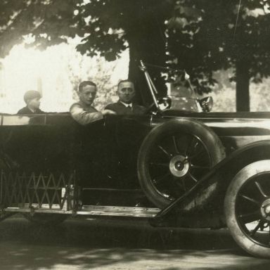 Kenteken: A 1811; Nagant, 1927, foto uit fotoalbum familie de Sitter (695-45)