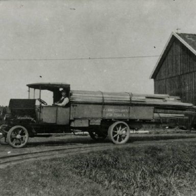 Kenteken: A 3540; Vrachtwagen, foto: collectie Veenkoloniaal Museum (VM 6-1-5 Ou Pe 235)