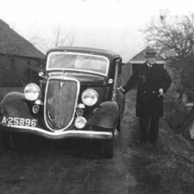 Kenteken: A 25896; Ford, foto: J. D. Bakker
