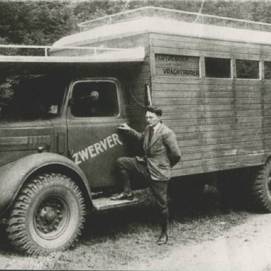 Kenteken: A 34551; Commer, foto: collectie Veenkoloniaal Museum (Bo 169)
