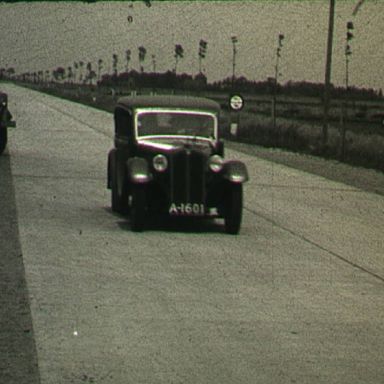 Kenteken: A 1601; DKW, foto: still uit de film "Tocht Ouden van Dagen gemeente Termunten", Friedel Tahl, Foto Modern Winschoten, 06-1952, coll. GrA (2209-AV7016)