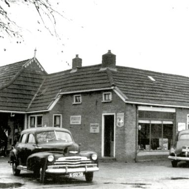 Kenteken: A 28667; Chevrolet,  Garagebedrijf Ubel Kopinga ca. 1952, foto: J. Wagenaar
