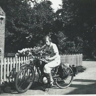 Kenteken: A 27619; Ten Boer, augustus 1937, foto: D. H. Homan
